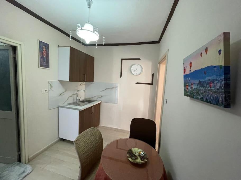 Central Cozy Apartment Old Train Station Tirana Buitenkant foto
