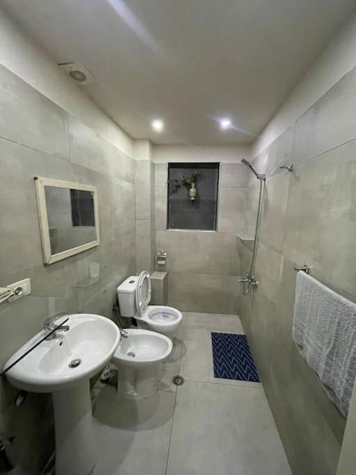 Central Cozy Apartment Old Train Station Tirana Buitenkant foto